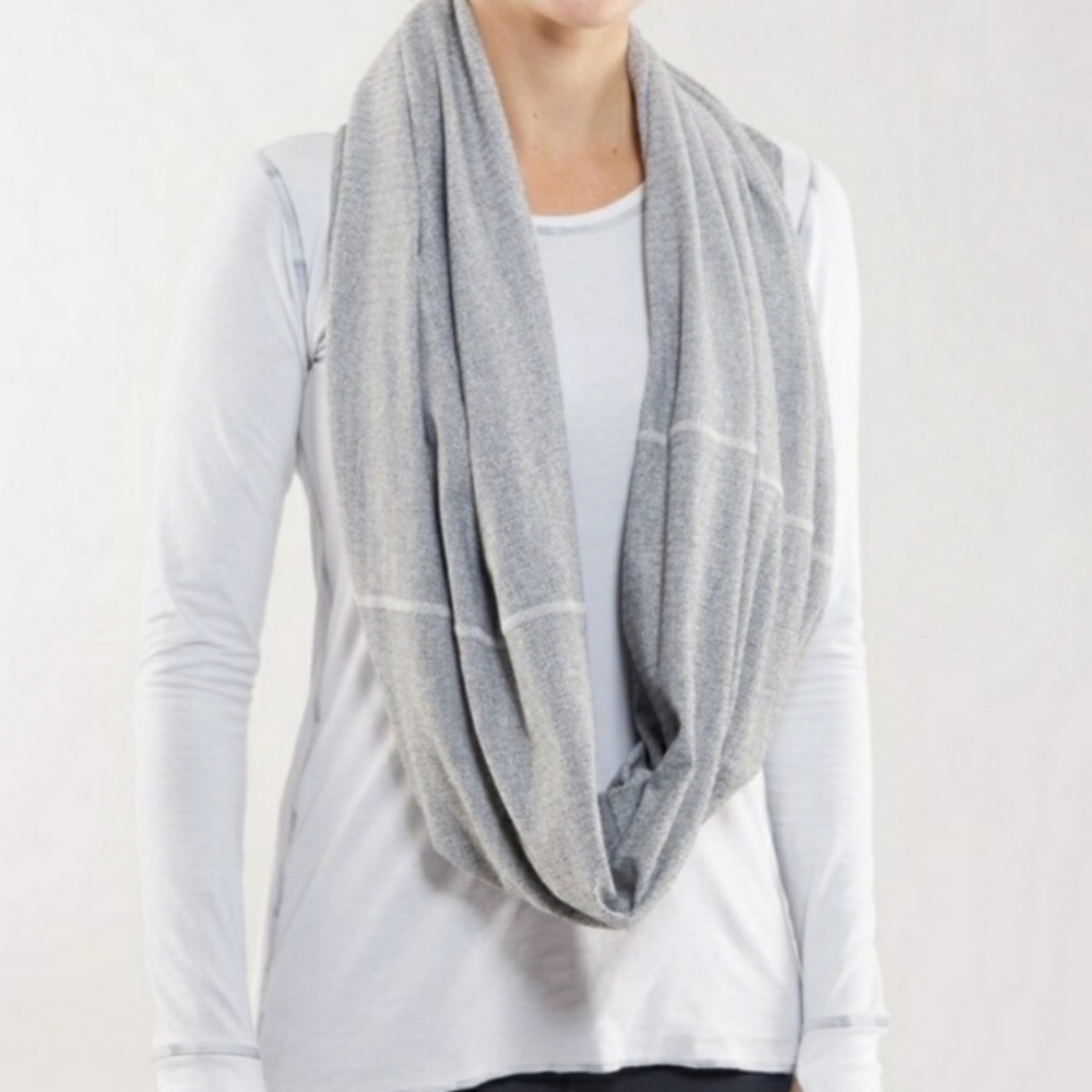 Lululemon Herringbone Vinyasa Scarf